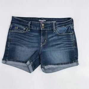 Denizen from Levi's Women's Dark Wash Jean Shorts - Size 6